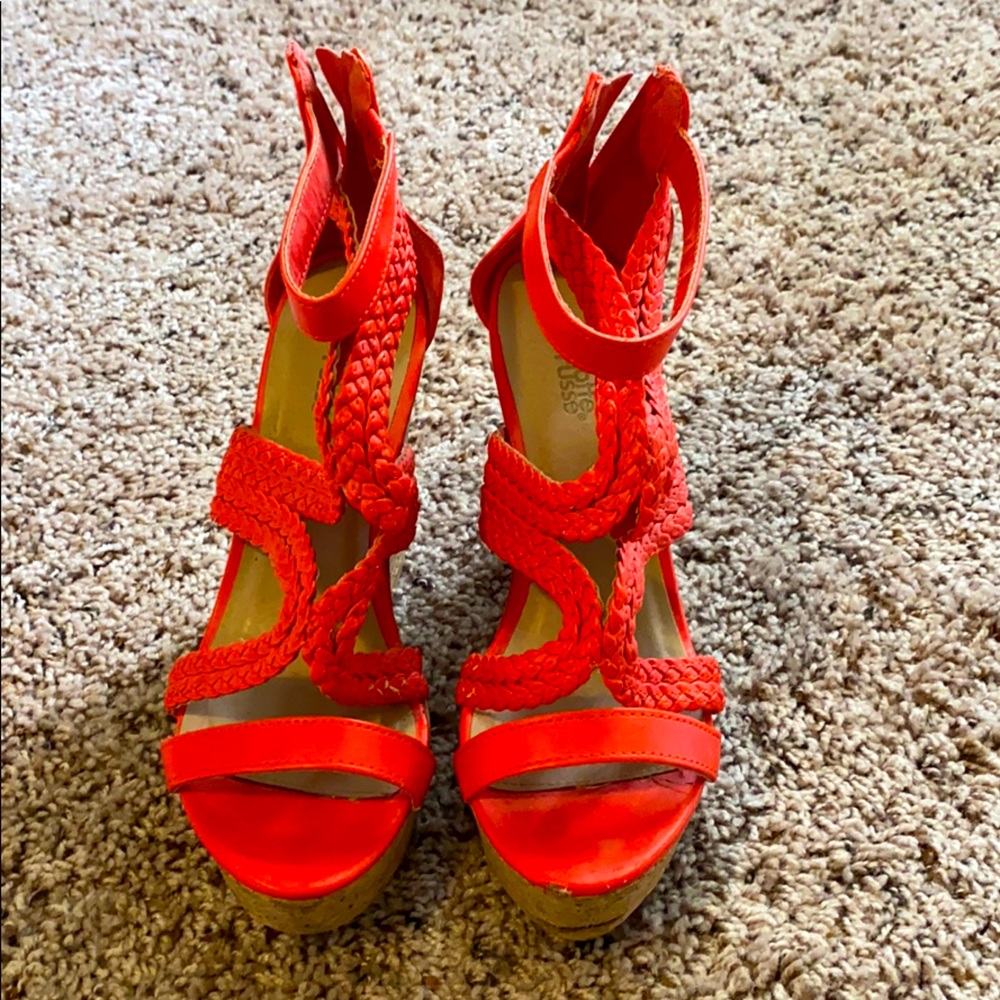 Coral summer wedge heels